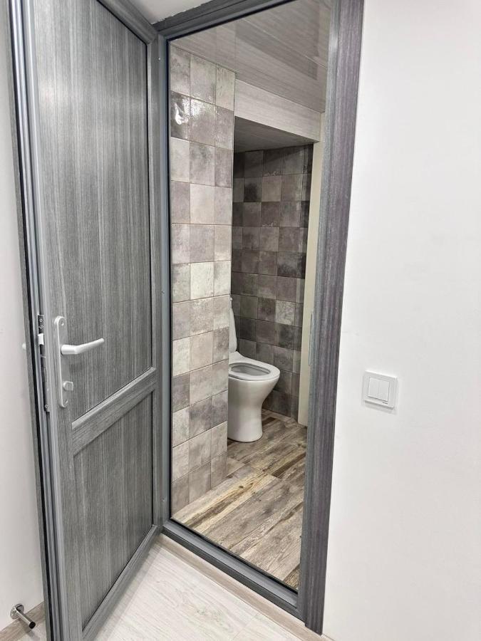 Mandarin Hotel Jerevan Buitenkant foto
